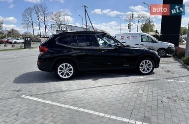 Позашляховик / Кросовер BMW X1 2014 в 