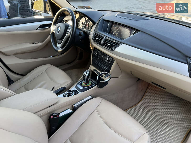 Позашляховик / Кросовер BMW X1 2013 в Чернівцях