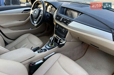 Позашляховик / Кросовер BMW X1 2013 в 