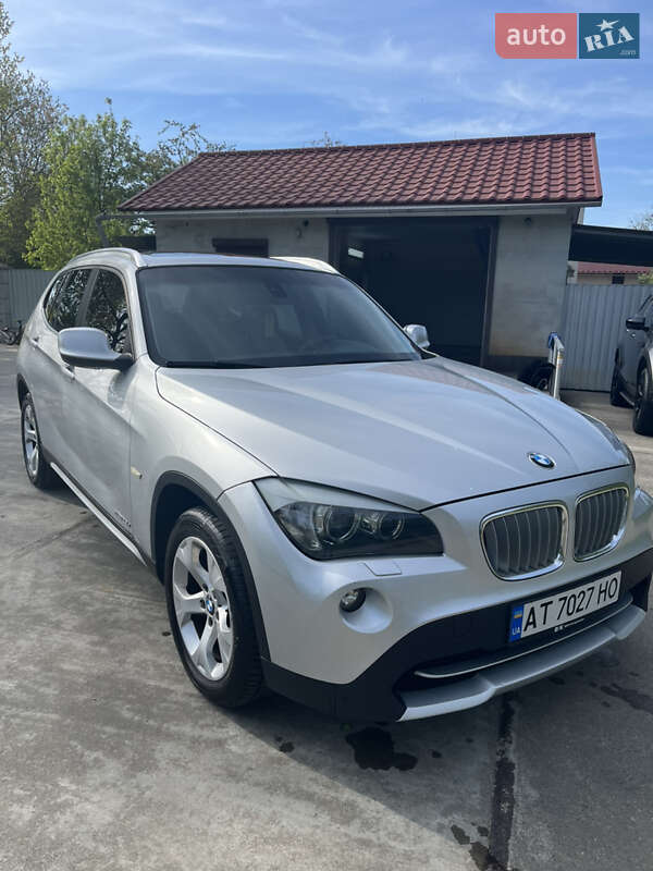 Внедорожник / Кроссовер BMW X1 2011 в 