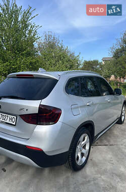 Внедорожник / Кроссовер BMW X1 2011 в 