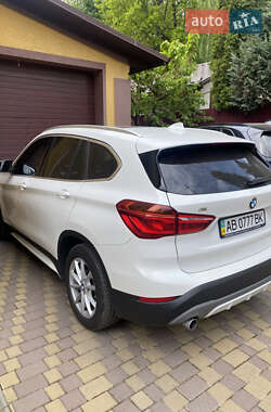 Внедорожник / Кроссовер BMW X1 2015 в 