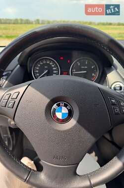 Позашляховик / Кросовер BMW X1 2015 в 