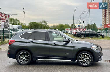 Внедорожник / Кроссовер BMW X1 2015 в 