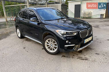 Позашляховик / Кросовер BMW X1 2015 в 