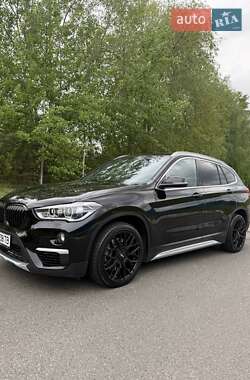 Позашляховик / Кросовер BMW X1 2016 в 
