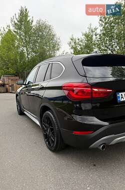 Позашляховик / Кросовер BMW X1 2016 в 