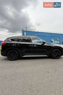 Позашляховик / Кросовер BMW X1 2016 в 