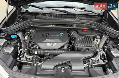 Позашляховик / Кросовер BMW X1 2016 в 