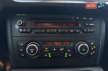 Позашляховик / Кросовер BMW X1 2010 в 