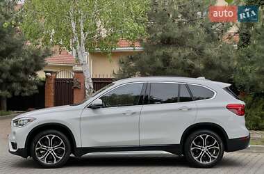 Позашляховик / Кросовер BMW X1 2019 в 