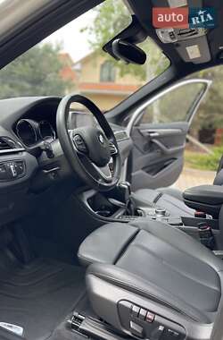 Позашляховик / Кросовер BMW X1 2019 в 