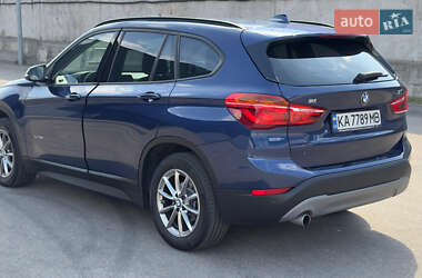 Позашляховик / Кросовер BMW X1 2018 в 