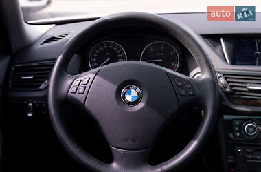 Позашляховик / Кросовер BMW X1 2013 в 