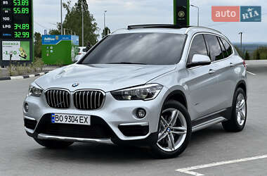 Внедорожник / Кроссовер BMW X1 2015 в 