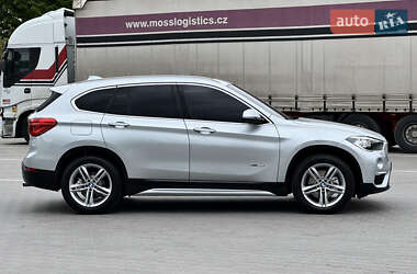 Внедорожник / Кроссовер BMW X1 2015 в 