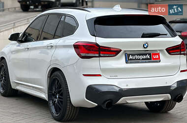 Позашляховик / Кросовер BMW X1 2015 в 