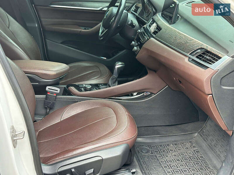 Внедорожник / Кроссовер BMW X1 2015 в Одессе