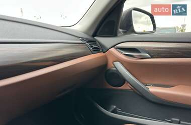 Внедорожник / Кроссовер BMW X1 2014 в 