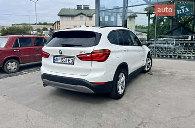 Позашляховик / Кросовер BMW X1 2018 в 