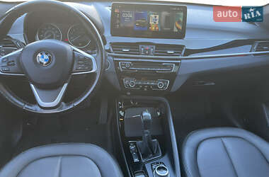 Внедорожник / Кроссовер BMW X1 2016 в 