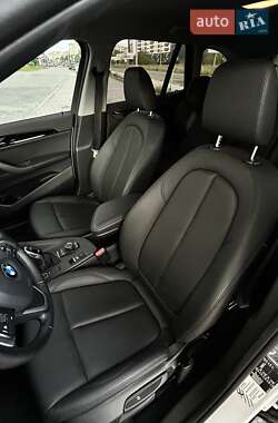 Позашляховик / Кросовер BMW X1 2022 в 