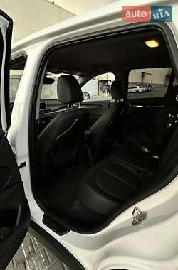 Позашляховик / Кросовер BMW X1 2022 в 