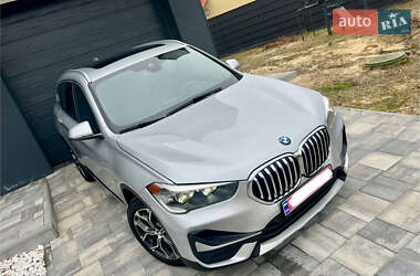 Позашляховик / Кросовер BMW X1 2020 в 