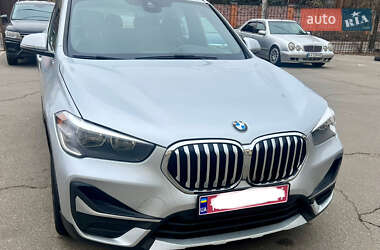 Позашляховик / Кросовер BMW X1 2020 в 