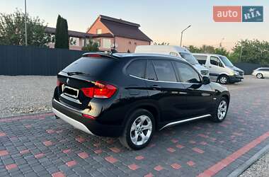Позашляховик / Кросовер BMW X1 2010 в 