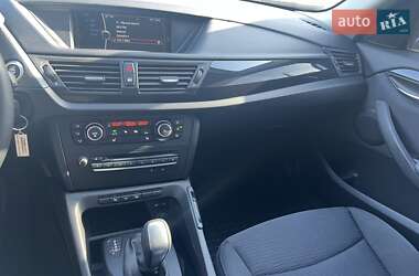 Позашляховик / Кросовер BMW X1 2010 в 