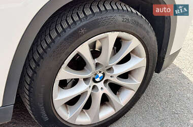 Позашляховик / Кросовер BMW X1 2012 в 