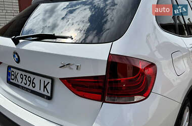 Позашляховик / Кросовер BMW X1 2012 в 