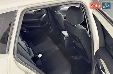 Позашляховик / Кросовер BMW X1 2012 в 