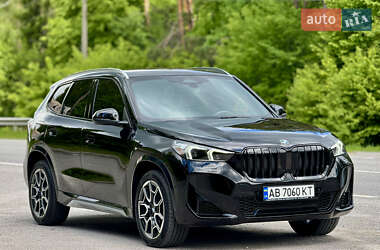 Позашляховик / Кросовер BMW X1 2023 в 