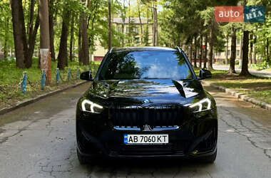 Позашляховик / Кросовер BMW X1 2023 в 