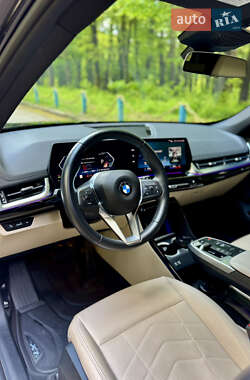Позашляховик / Кросовер BMW X1 2023 в 