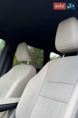 Позашляховик / Кросовер BMW X1 2023 в 
