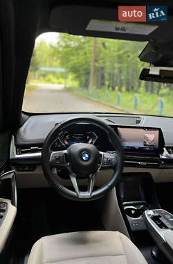 Позашляховик / Кросовер BMW X1 2023 в 