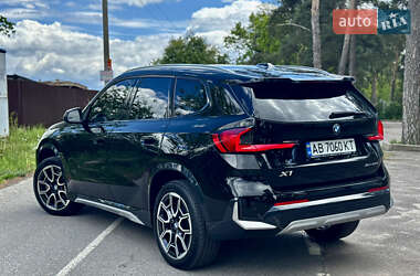 Позашляховик / Кросовер BMW X1 2023 в 