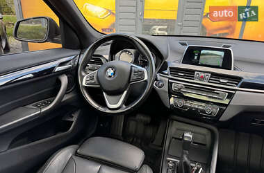 Внедорожник / Кроссовер BMW X1 2018 в 
