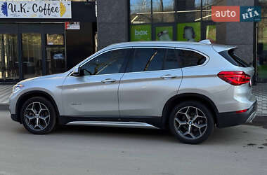 Позашляховик / Кросовер BMW X1 2016 в 