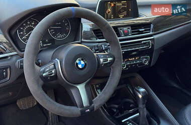 Позашляховик / Кросовер BMW X1 2016 в 