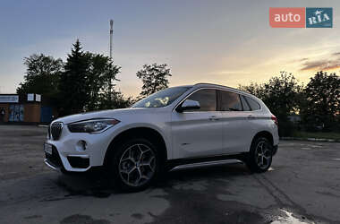 Позашляховик / Кросовер BMW X1 2017 в 