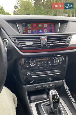 Позашляховик / Кросовер BMW X1 2014 в 