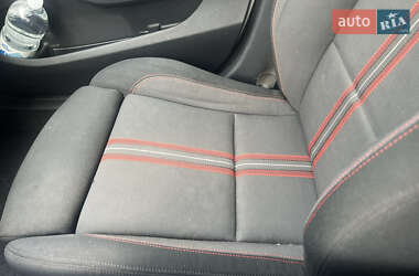 Внедорожник / Кроссовер BMW X1 2013 в 