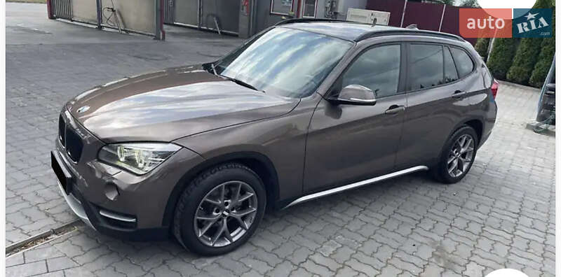 Позашляховик / Кросовер BMW X1 2013 в 