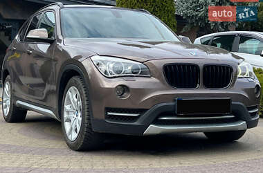 Позашляховик / Кросовер BMW X1 2013 в 