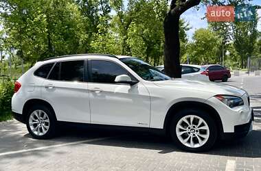 Позашляховик / Кросовер BMW X1 2013 в 