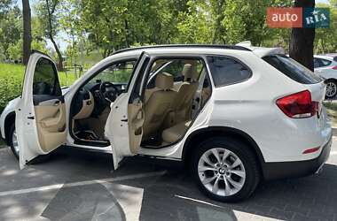 Позашляховик / Кросовер BMW X1 2013 в 